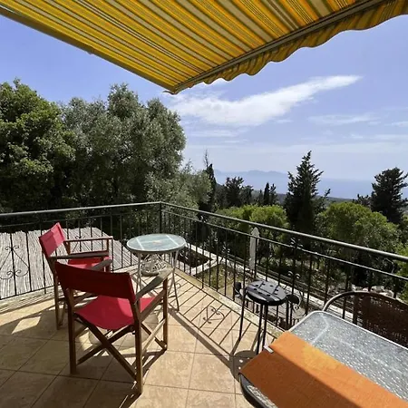 La Casa Tra Gli Alberi E Il Nyaraló *