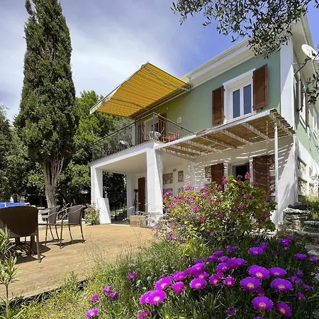 La Casa Tra Gli Alberi E Il * Fiszkárdo